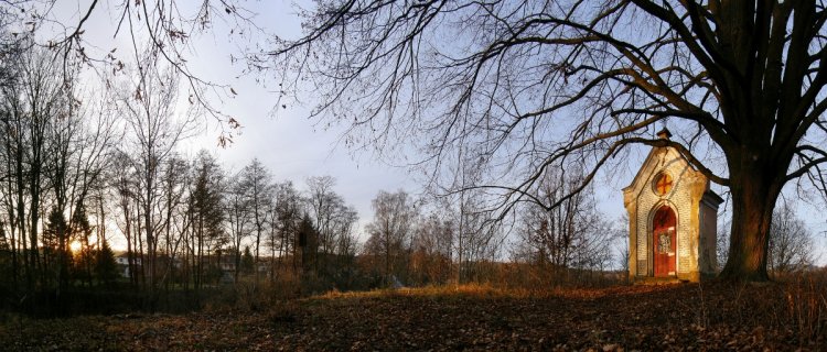 hornická kaplička v Mirošovských horách