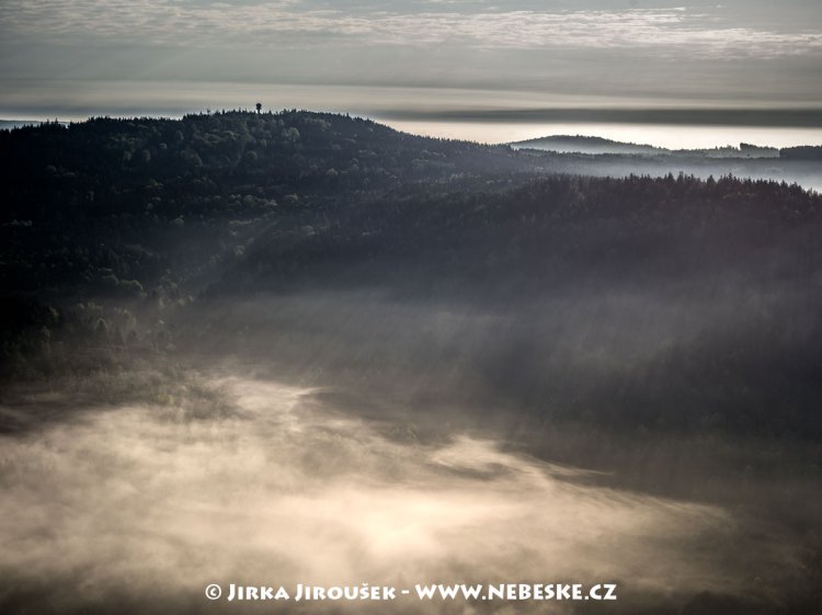 Vrch Písky s radarem řízení let. provozu