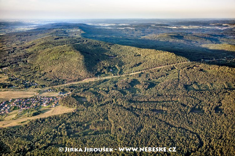 Za vedením VVN vlevo Charvát a Liška, vpravo Hradec