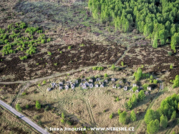 Zkušební terče ze 30. let 20. století na ploše Brda